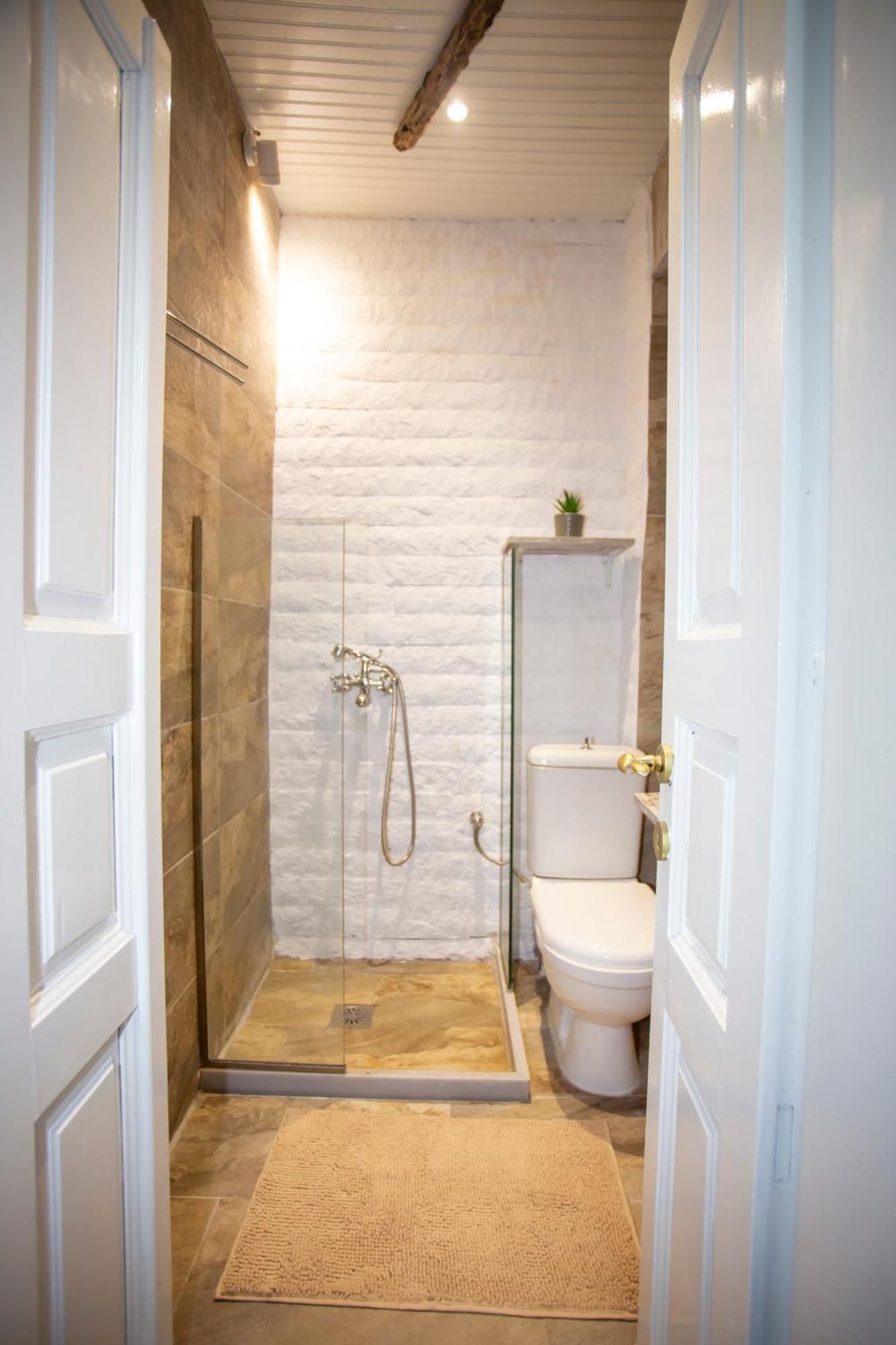 Apartament Anatoli In Front Of The
